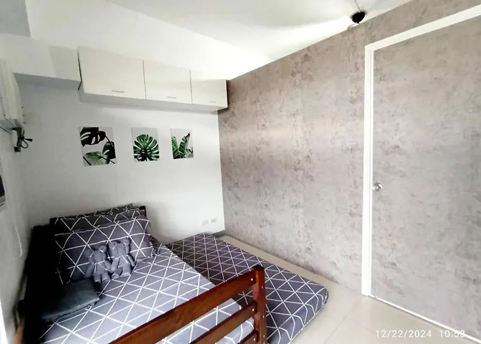 Sunshine 100 Plaza Capsule hotel Manila